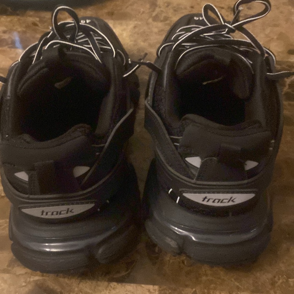 Balenciaga Sneakers βTriple blackβ - Picture 3 of 3